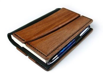 木と革のBook Coverです。